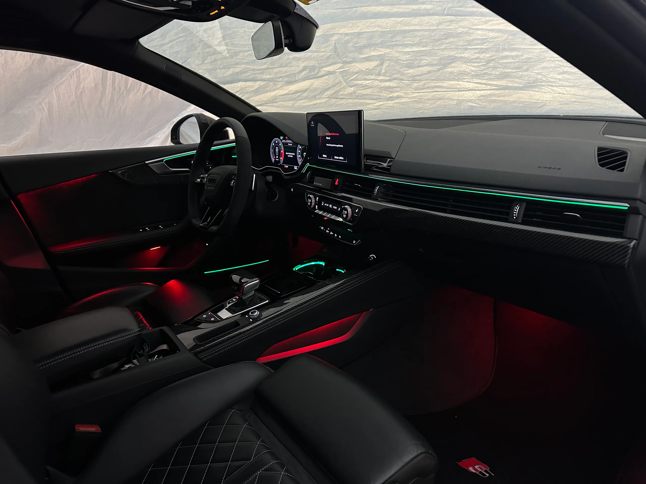 Detail Türverkleidung Audi A5 B9 mit LED Linienlicht