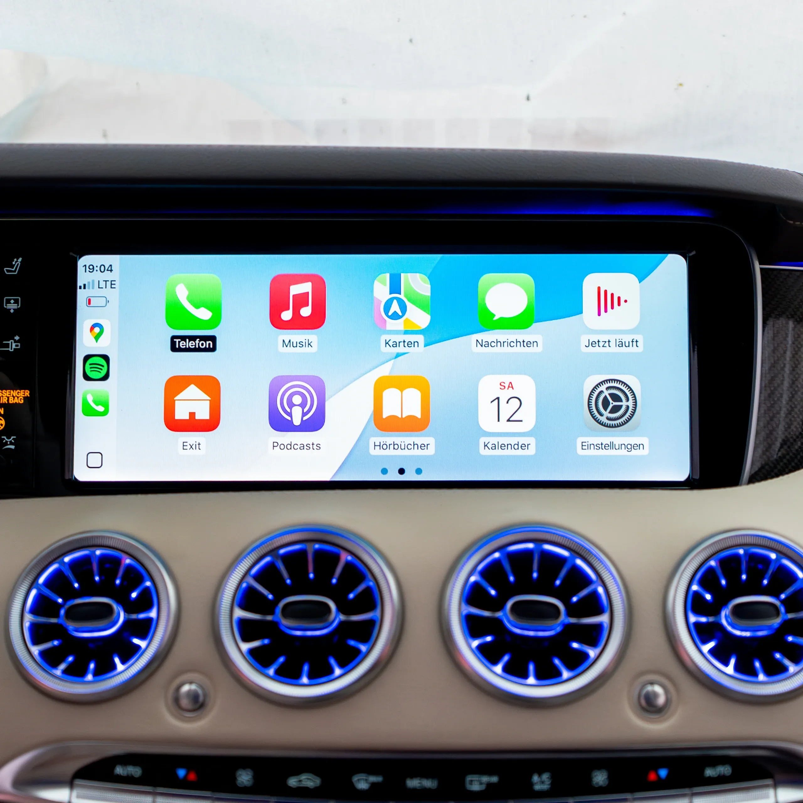 Mercedes W222 CarPlay Startbildschirm im Nachrüstmenü