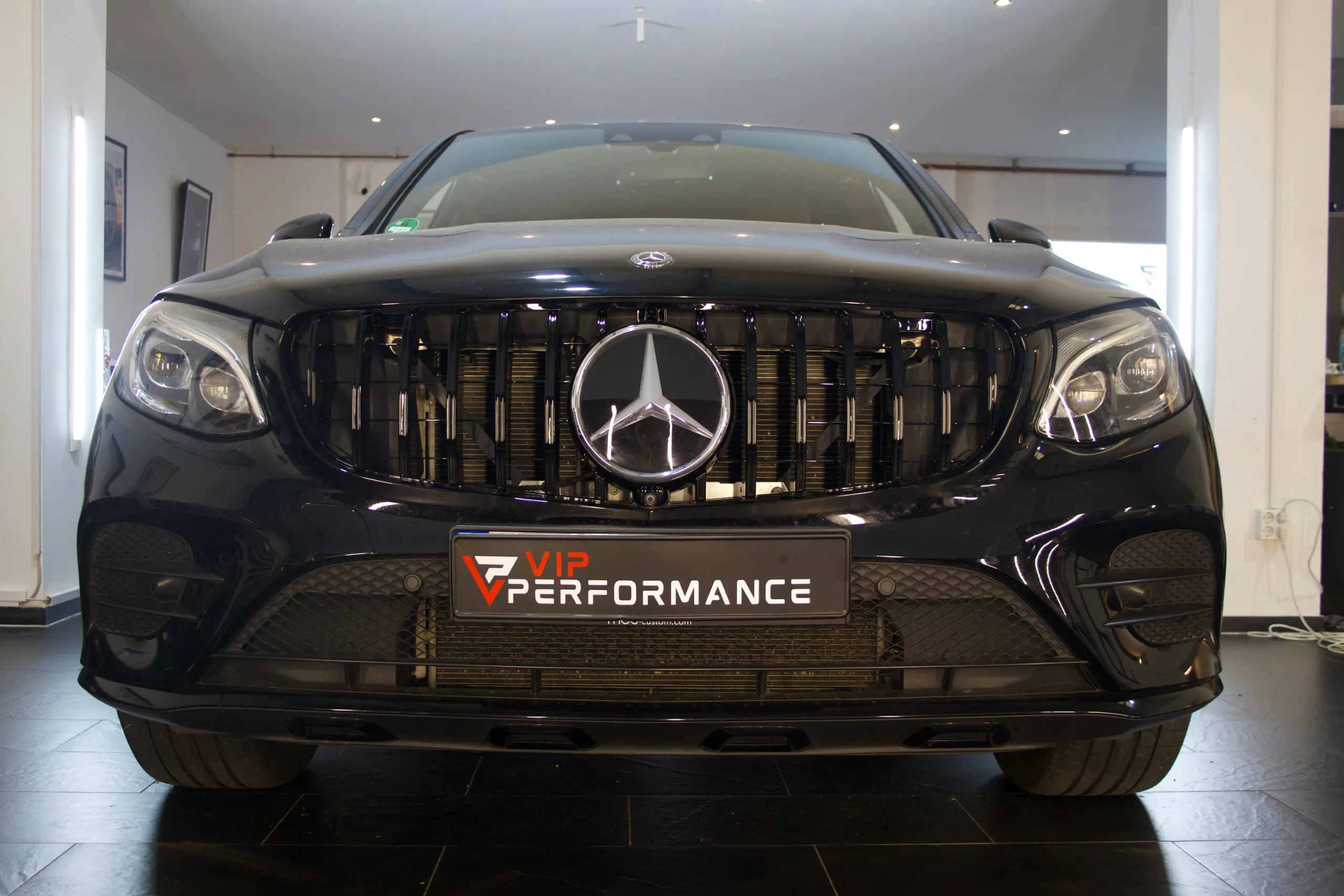 Close-up Mercedes Stern im Panamericana Grill der GLC X253