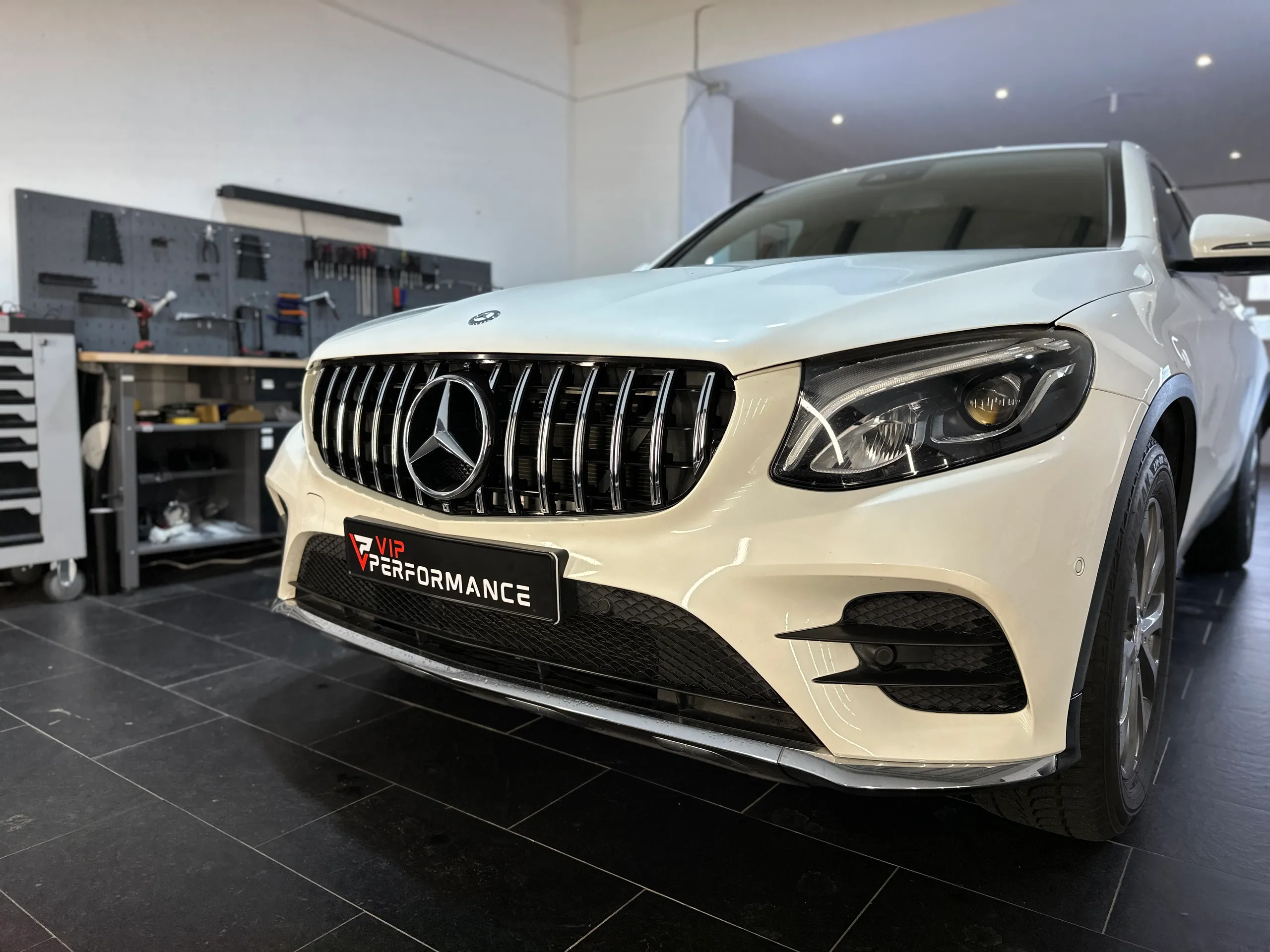 Detail der Panamericana Streben am Mercedes GLC X253